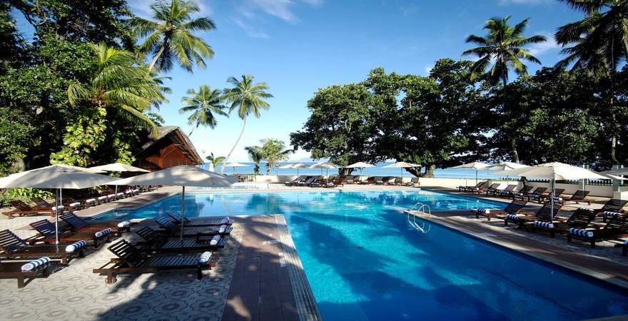 Berjaya_Beau_Vallon_Bay_Resort_&_Casino_-_Seychelles_Berjaya_Beau_Vallon_Bay_Resort_&_Casino_-_Recreation_-_Swi~2_(1)