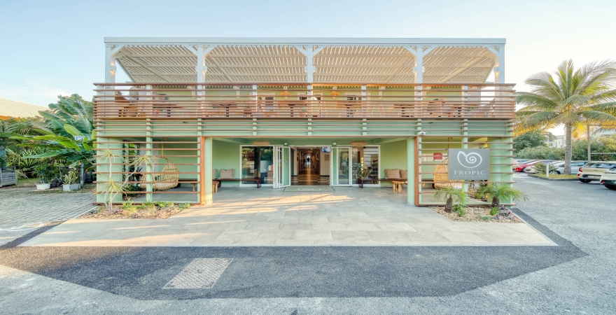 Tropic_Appart’Hôtel_-_Reunion_Island_facade-accueil-tropicapparthotel0001
