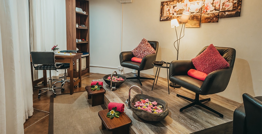 Crystals_Wellness_&_Beauty_Care_CBR-Spa-2