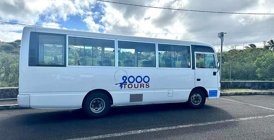 2000_Tours_2000_tours_0000s_0007_Transfer_in_Coaster_for_Group_2