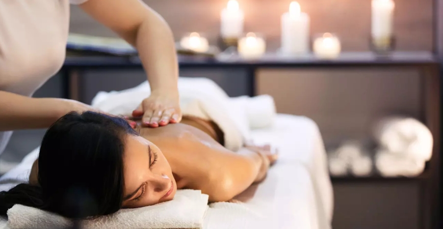 Glomorr_Nails_and_Beauty_Spa_Screenshot_2025-11-13_130342_cropped