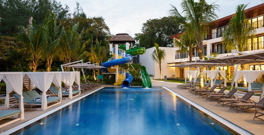 Ocean's_Creek_Beach_Resort_Mauritius_-_Senior_Citizen_10792_up_DESK_PDP_M