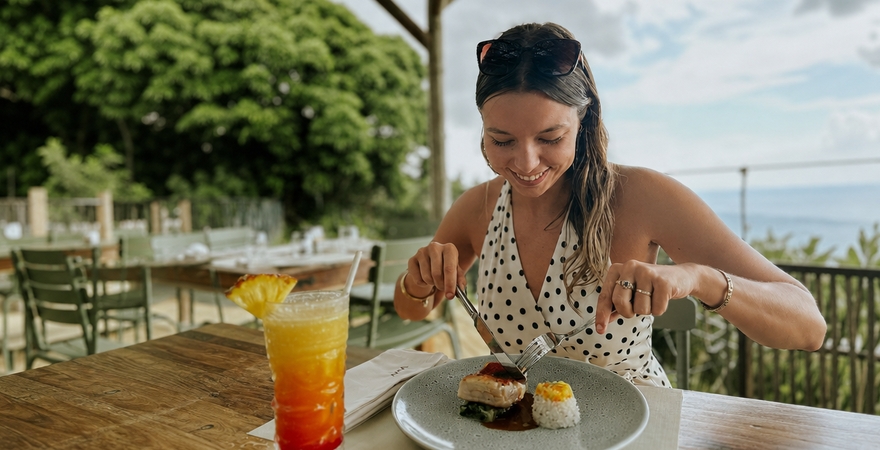 Le_Chamarel_Restaurant_NoteGPT_Image_20260709102141_cropped