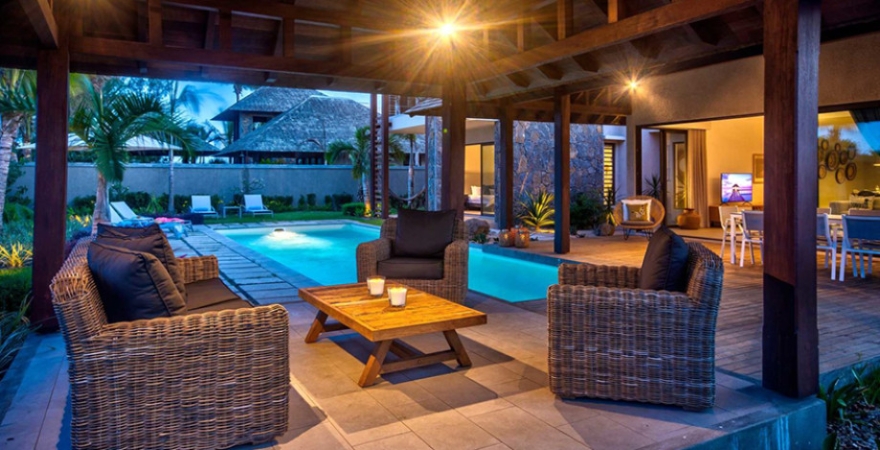 Mythic_Suites_&_Villas_Conciergery__8437_gt_DESK_PDP_Mythic